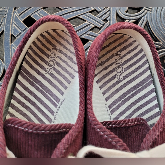 Taos Women's Guest Star Sneakers Size 8 - Picture 4 of 9